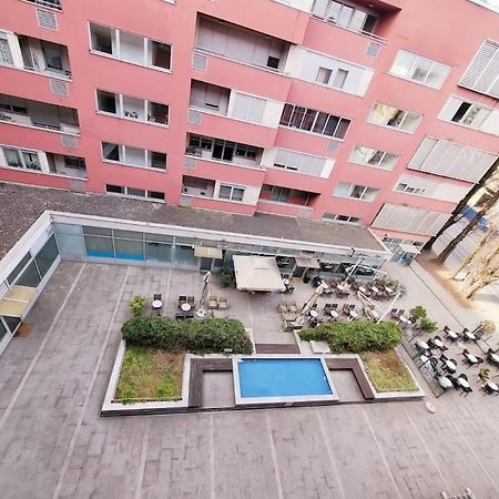 Urban Oasis: Stylish Retreat Appartement Zagreb Buitenkant foto