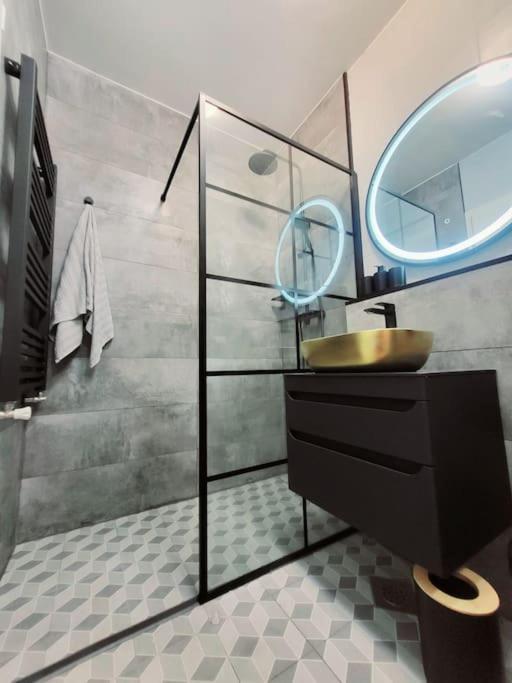 Urban Oasis: Stylish Retreat Appartement Zagreb Buitenkant foto