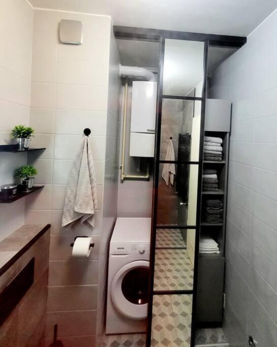 Urban Oasis: Stylish Retreat Appartement Zagreb Buitenkant foto