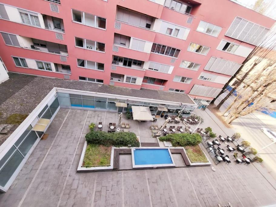 Urban Oasis: Stylish Retreat Appartement Zagreb Buitenkant foto